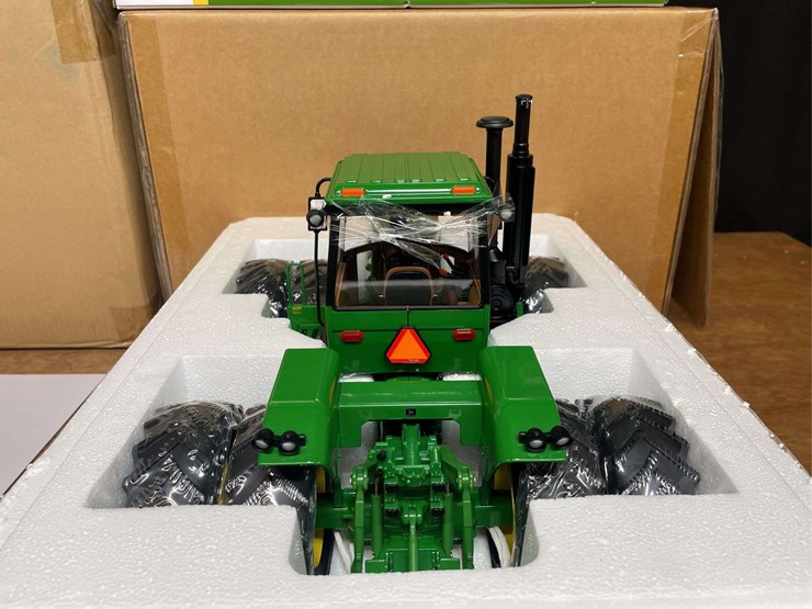 1/16-john-deere-8850-prestige-nib-ertl-image-6