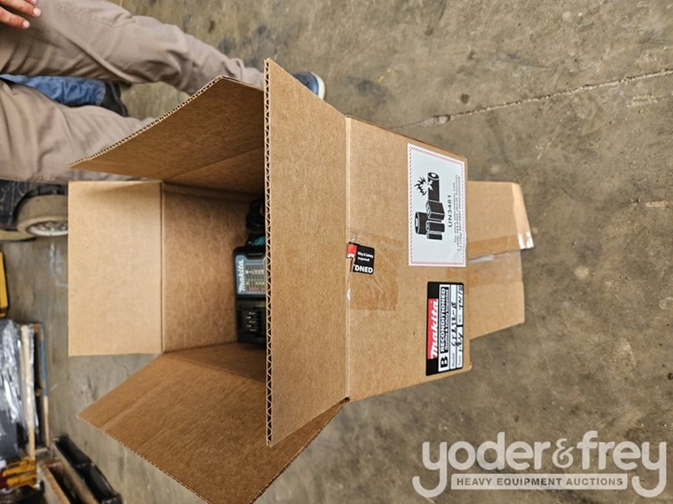 makita-12v-2pcs-kit,-driver,-drill,-impact-driver,-ct232-(1yr-factory-warranty)-image-3