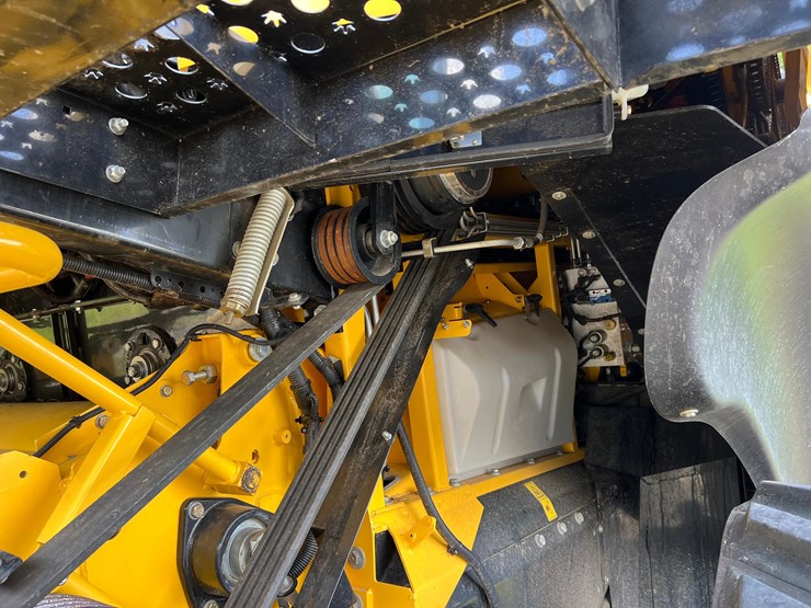 2023-new-holland-cr10.90-image-17