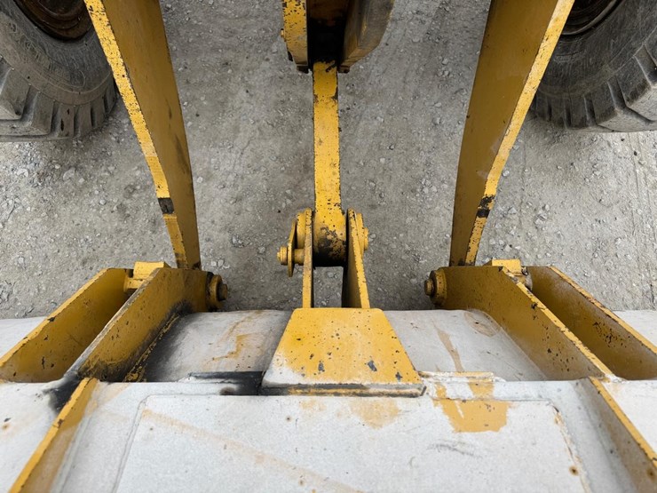 caterpillar-914g-image-10