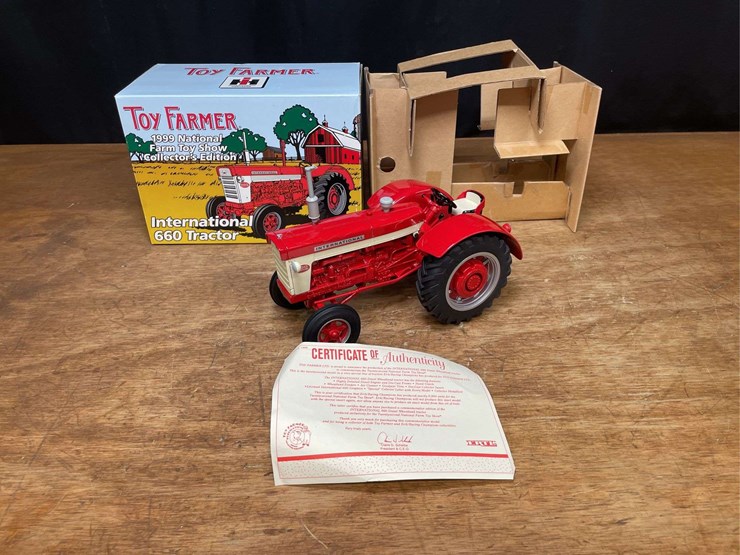 1/16-ih-660-1999-nfts-nib-ertl-image-1