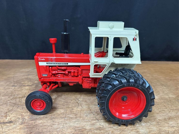 1/16-ih-1256-1998-sfts-nib-ertl-image-3