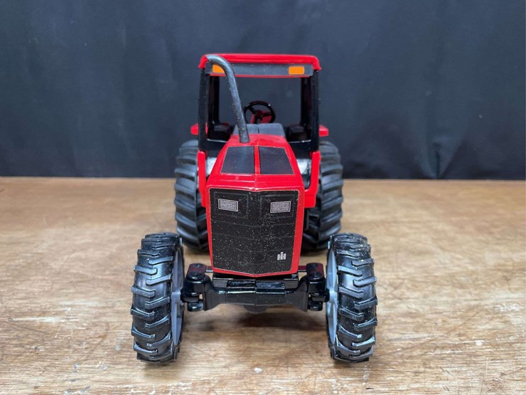 1/16-ih-5488-1984-first-edition-nib-ertl-image-11