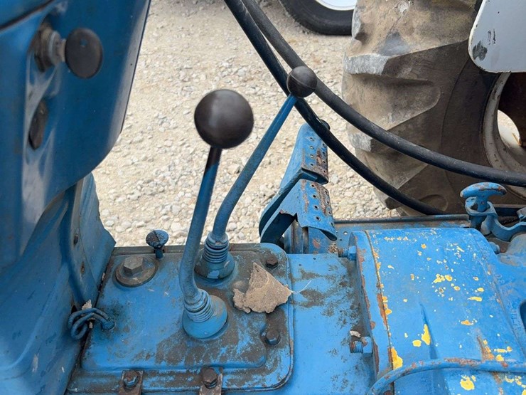 ford-4000-image-18