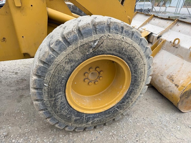 caterpillar-914g-image-18