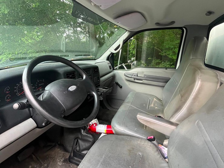 2009-ford-f650-image-12