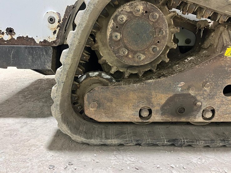 2015-bobcat-t770-image-18
