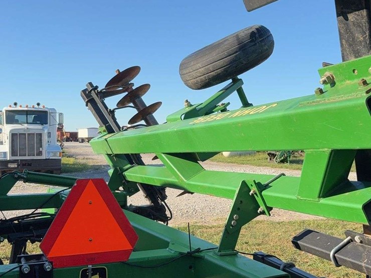 john-deere-630-image-15