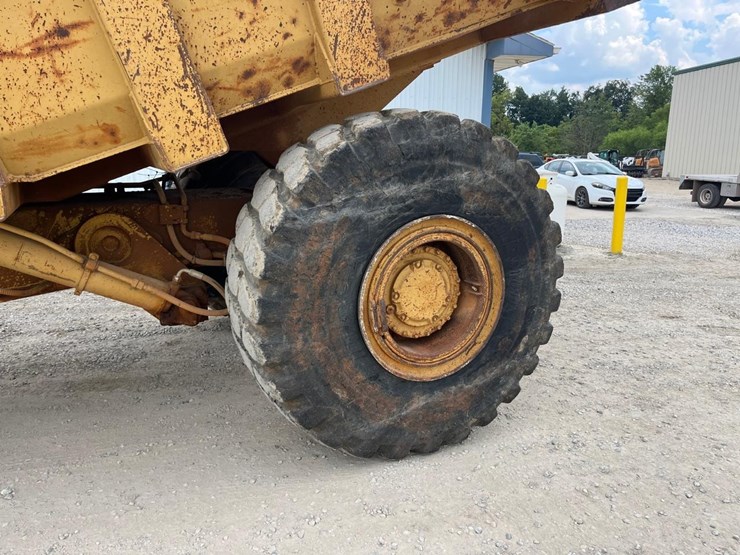 caterpillar-d25d-image-12