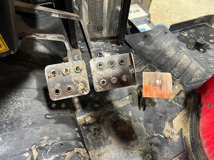 massey-ferguson-4708-image-33