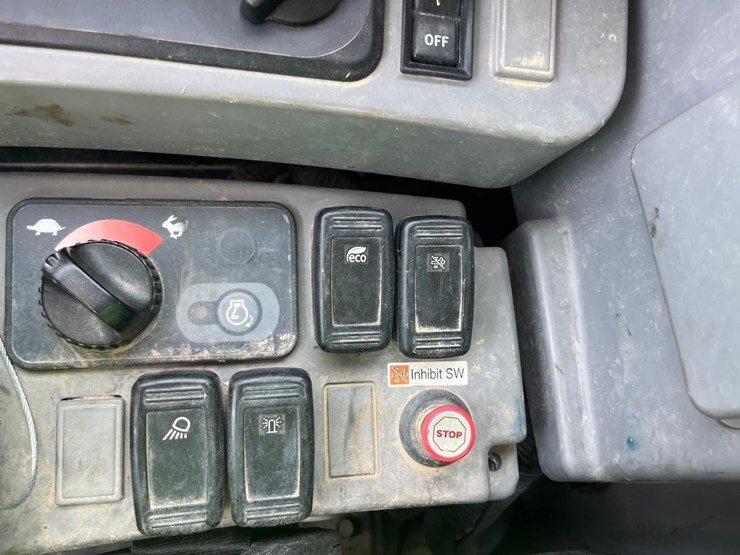 2019-kubota-kx080-image-33