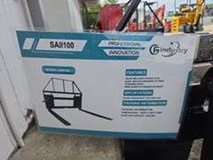 skid-steer-adjustable-pallet-fork,-model-sa11100-image-3
