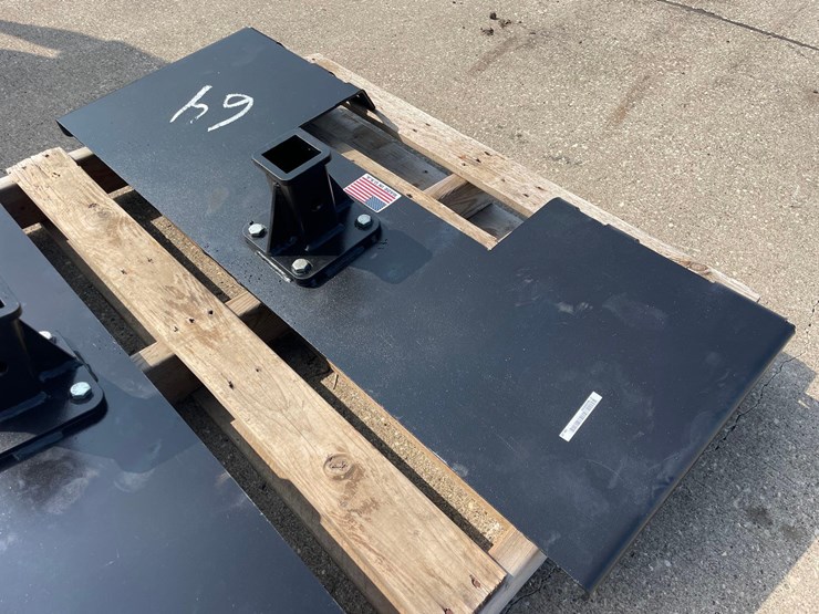 skidloader-receiver-hitch-plate-image-1