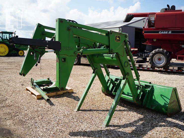john-deere-245-image-5