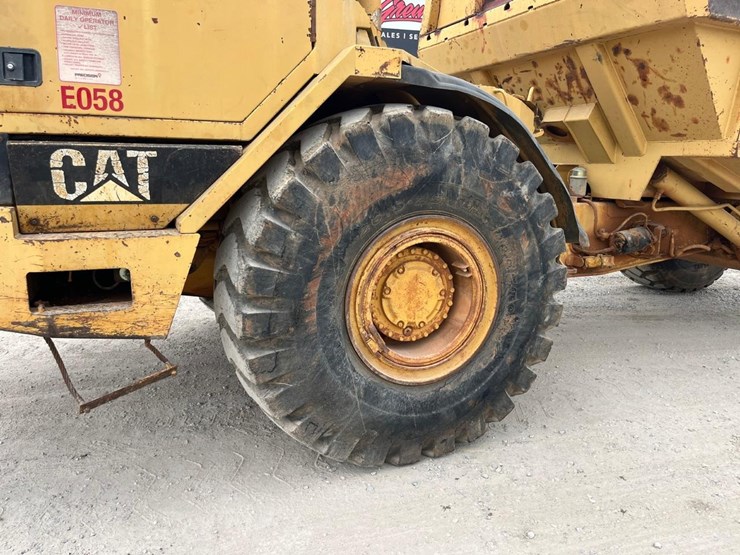caterpillar-d25d-image-10