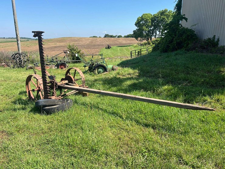 oliver-horse-drawn-sickle-mower-image-1