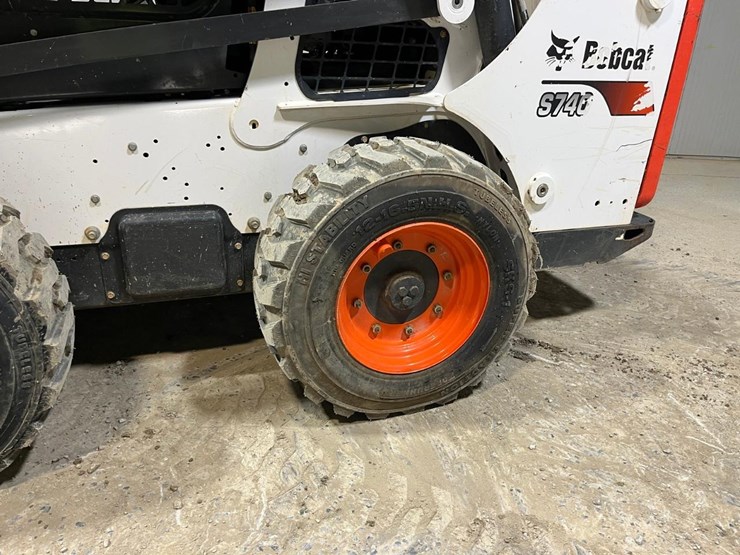 2022-bobcat-s740-image-13