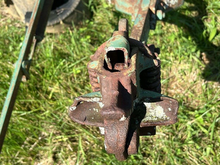 oliver-3-bottom-plow-image-6