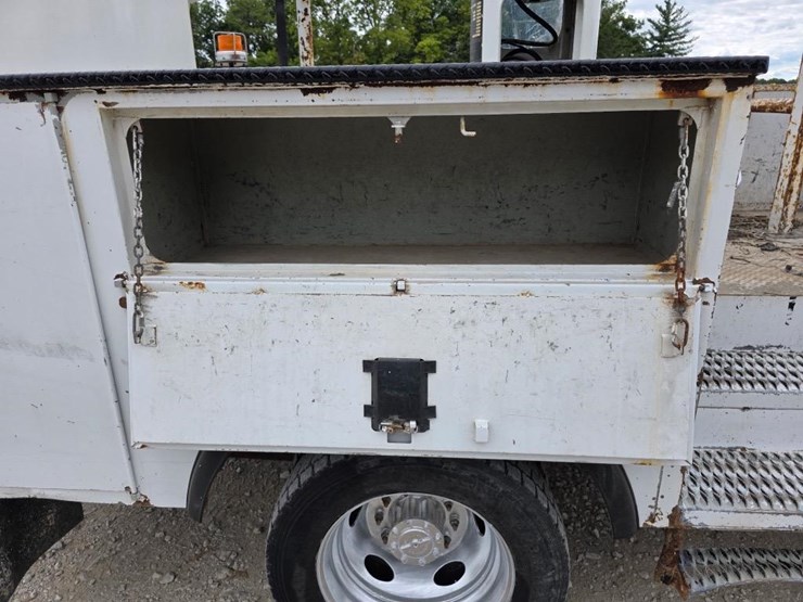 2017-ford-f550-image-14