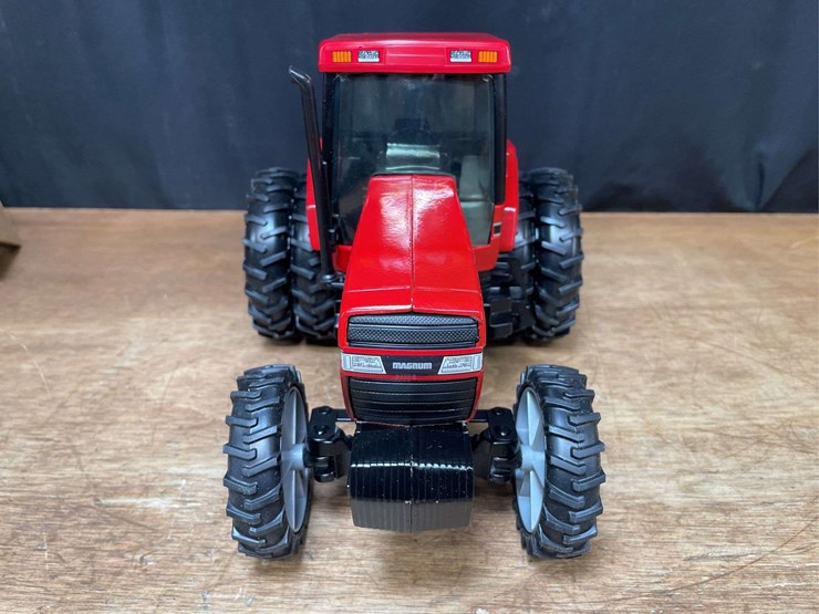 1/16-case-ih-magnum-7240-intro-nib-ertl-image-11