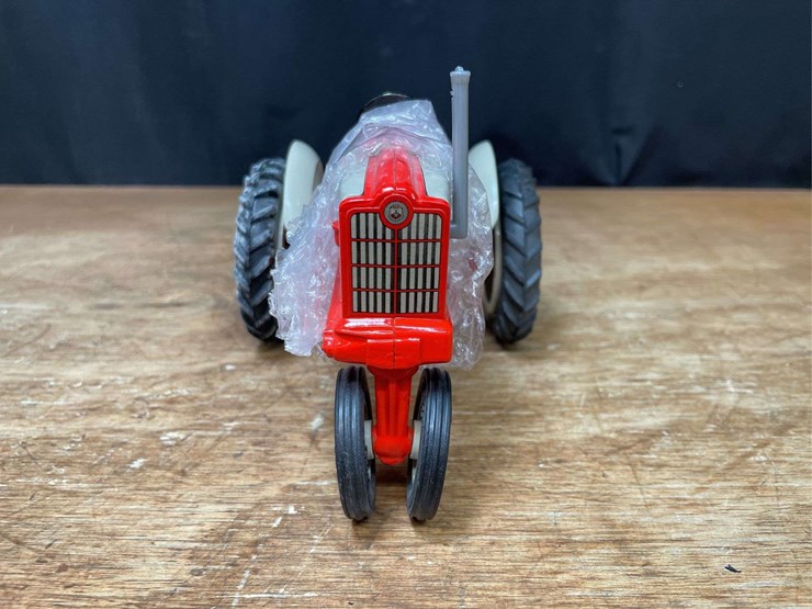 1/16-ford-961-1986-nfts-nib-ertl-image-11