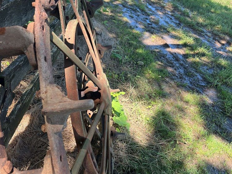 oliver-dual-skeleton-wheels-image-7