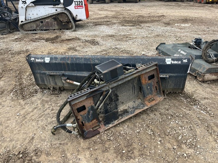 bobcat-90"-skid-steer-dozer-blade-image-5