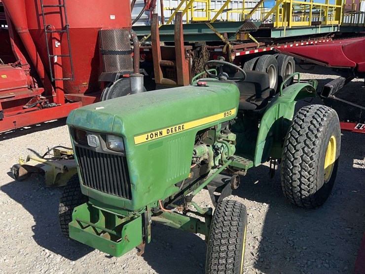 john-deere-850-image-1