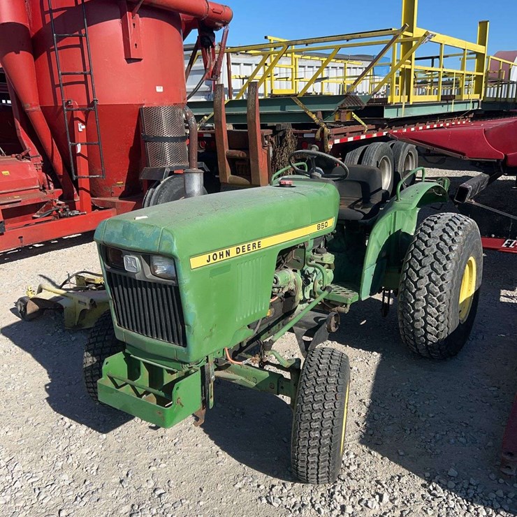 JOHN DEERE 850