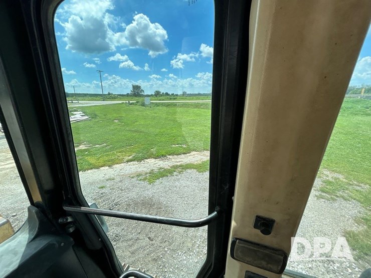 1996-caterpillar-953c-image-44