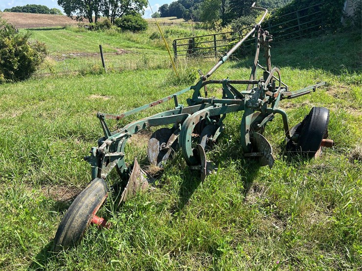 oliver-3-bottom-plow-image-2