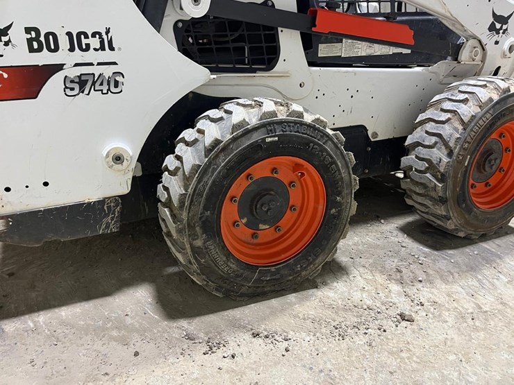 2022-bobcat-s740-image-15