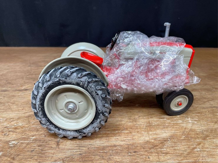 1/16-ford-961-1986-nfts-nib-ertl-image-9