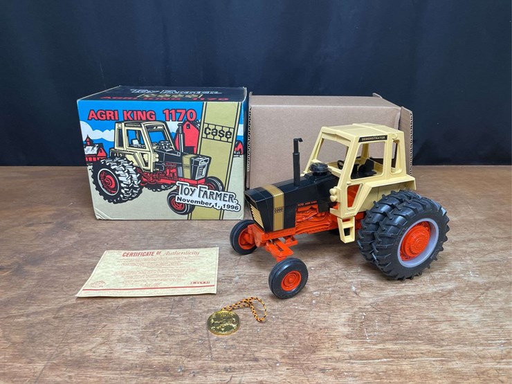 1/16-case-1170-demonstrator-1996-nfts-nib-ertl-image-1