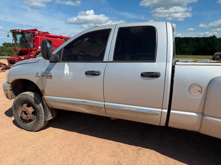 2007-dodge-ram-3500-image-19