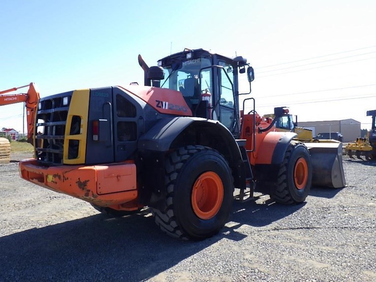 2017-hitachi-zw250-image-4