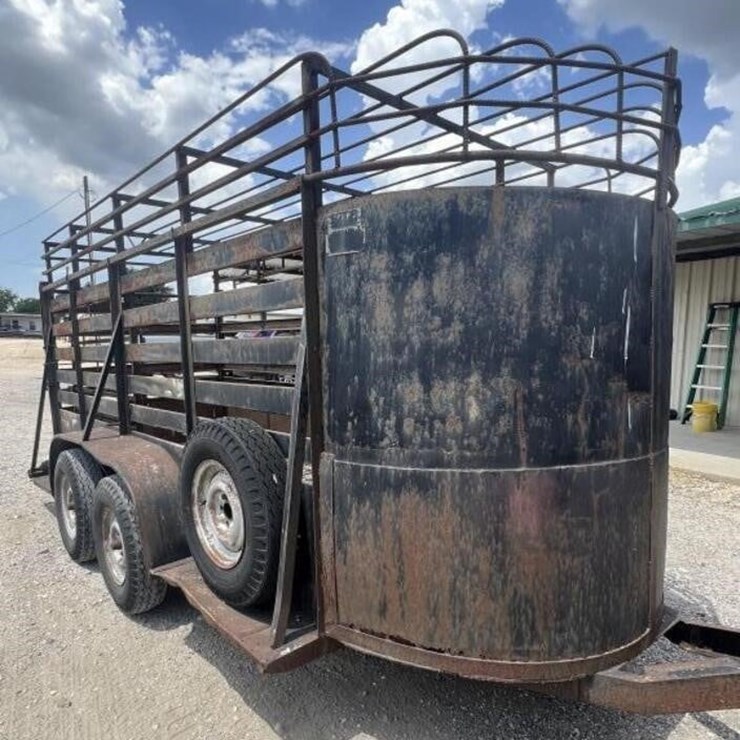 L2 - Bumper Pull Livestock Trailer