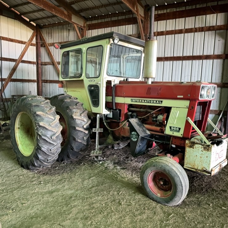 INTERNATIONAL 966