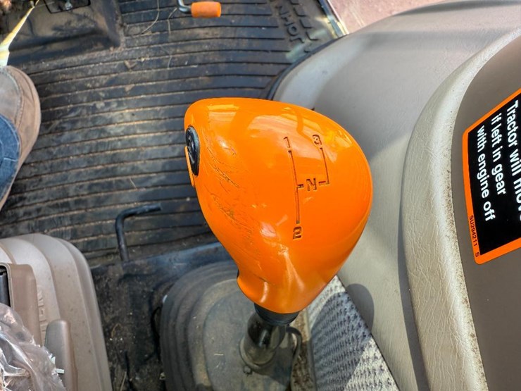 2017-john-deere-6120e-image-57