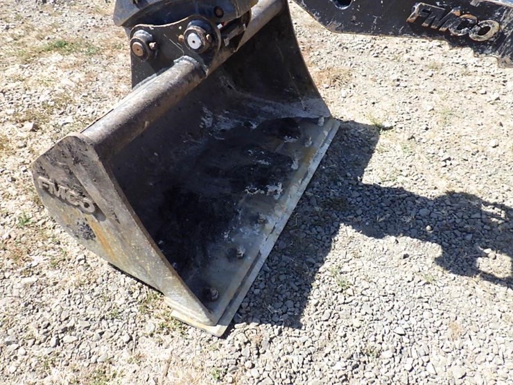 2021-takeuchi-tb240-image-7