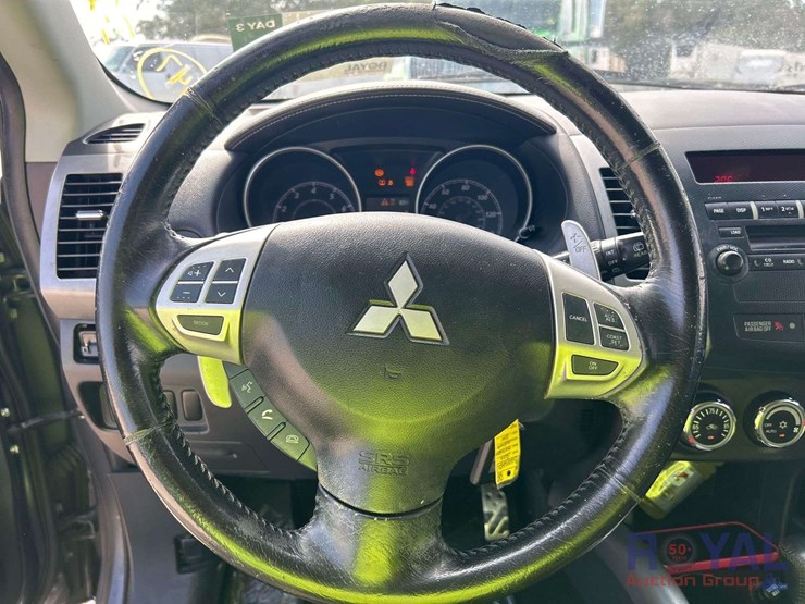 2011-mitsubishi-outlander-image-13