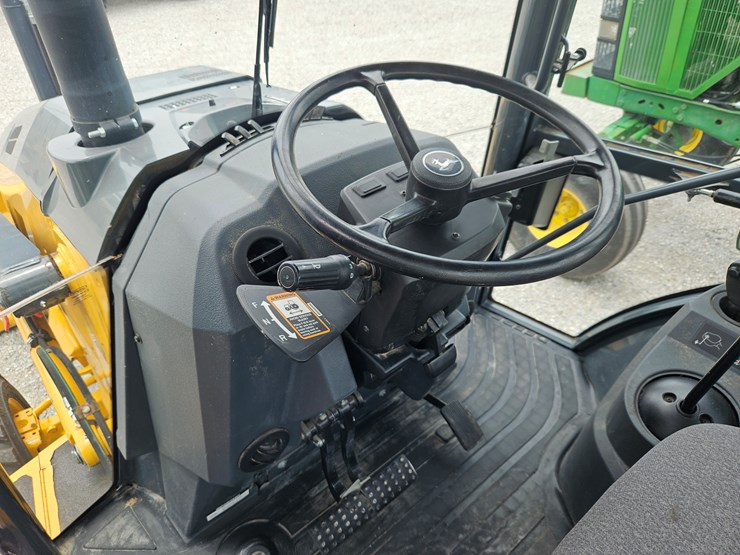 2018-deere-310l-image-23
