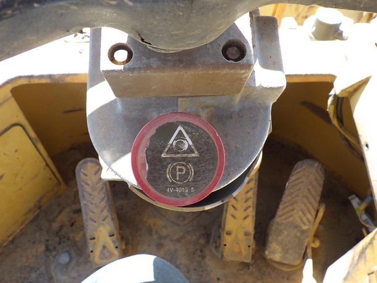 1986-caterpillar-825c-image-39
