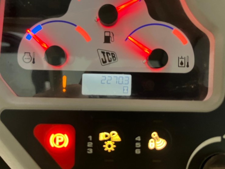 2020-jcb-270t-image-22