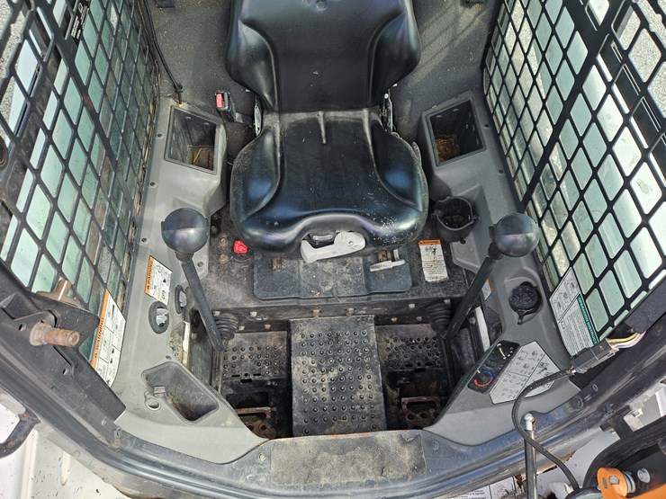 2015-bobcat-s550-image-9
