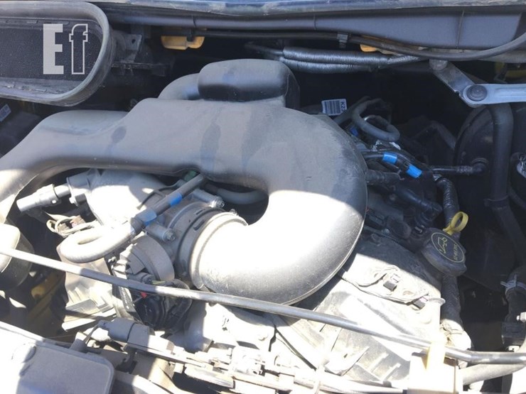 2016-ford-transit-image-10