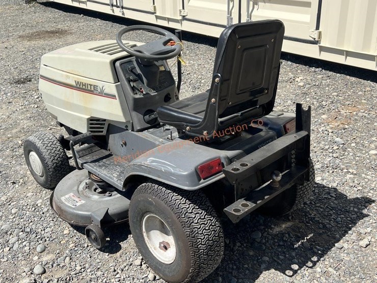 white-by-mtd-42"-16hp-riding-mower-image-3