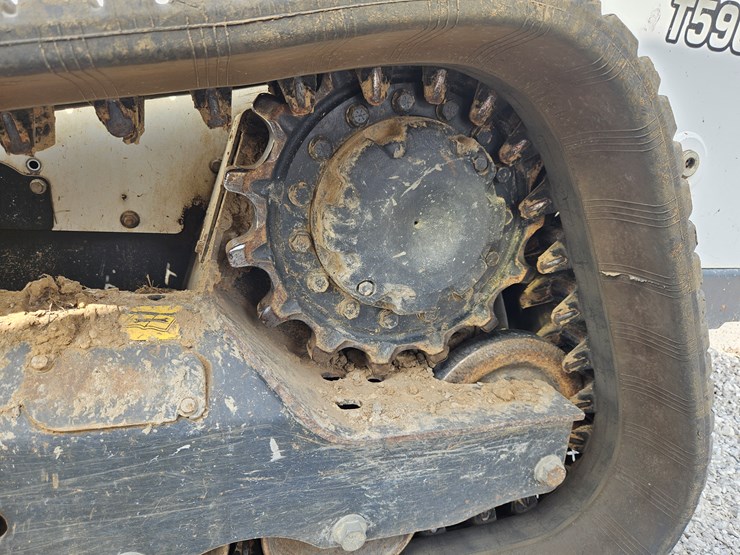 2020-bobcat-t590-image-16