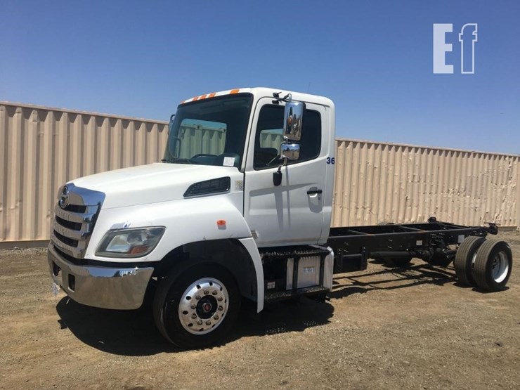 2018-hino-268a-image-1