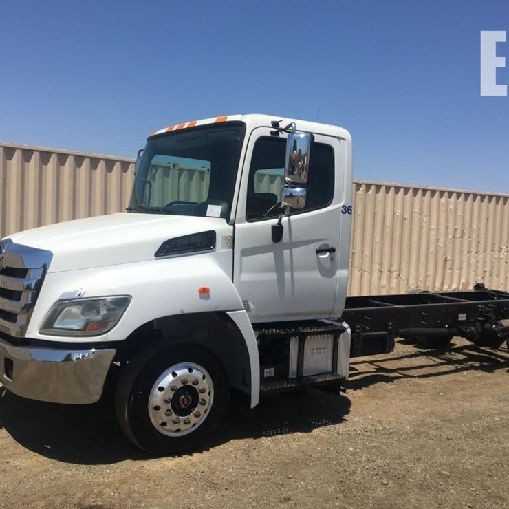 2018 HINO 268A